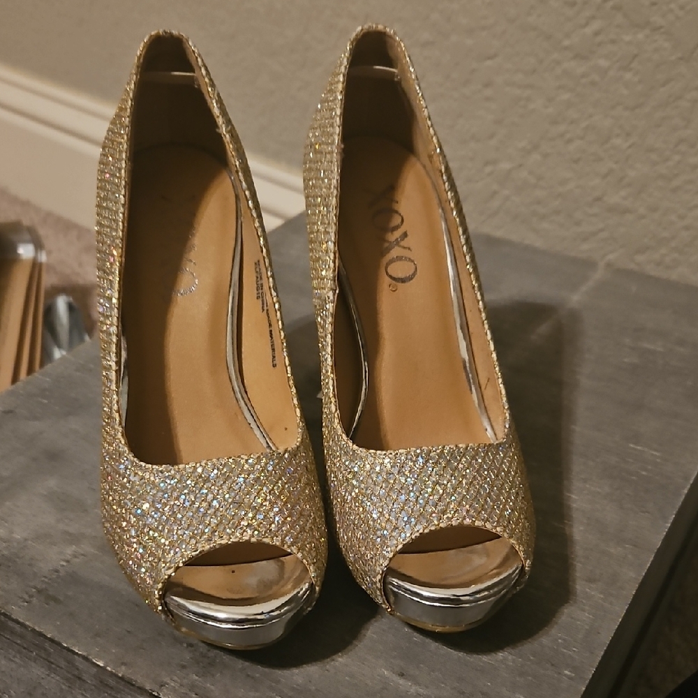 XOXO Glittering  Peep Toe Heels